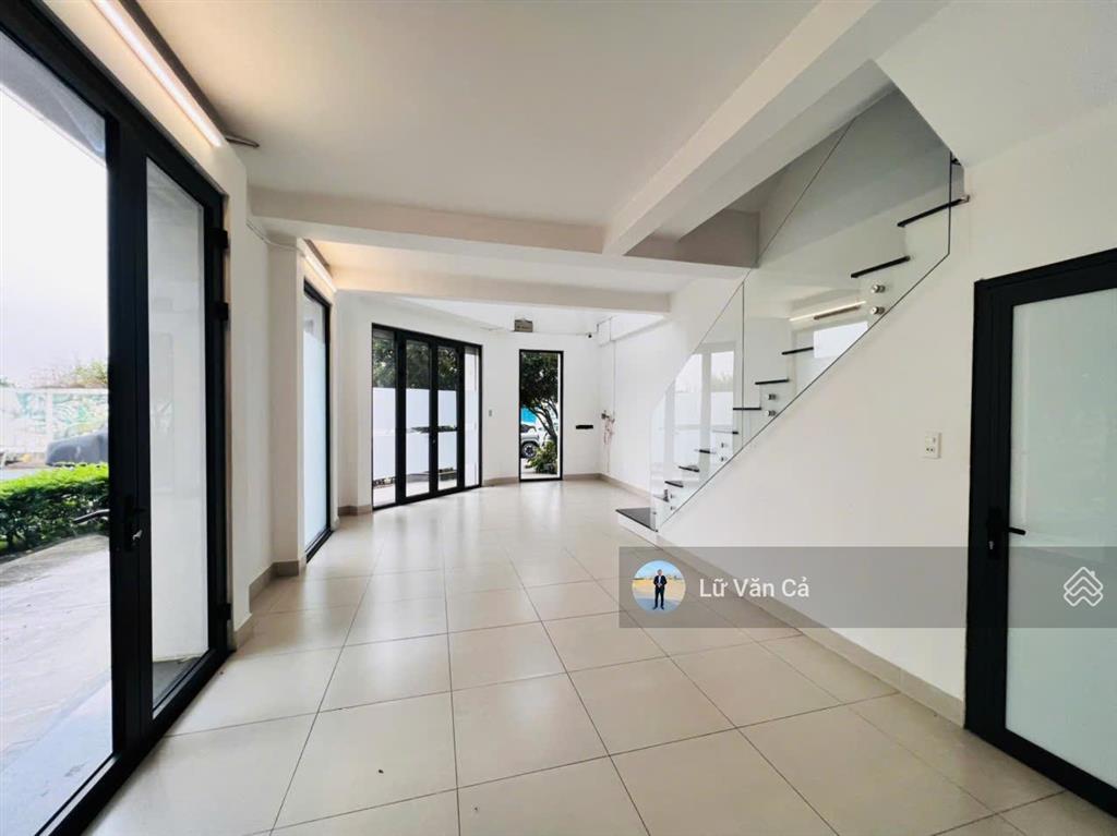 Cho thuê căn góc shophouse sân vườn lakeview city dt 140m2 5 tầng nhà thiết kế thang máy giá 35tr