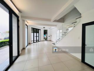 Cho thuê căn góc shophouse sân vườn lakeview city dt 140m2 5 tầng nhà thiết kế thang máy giá 35tr