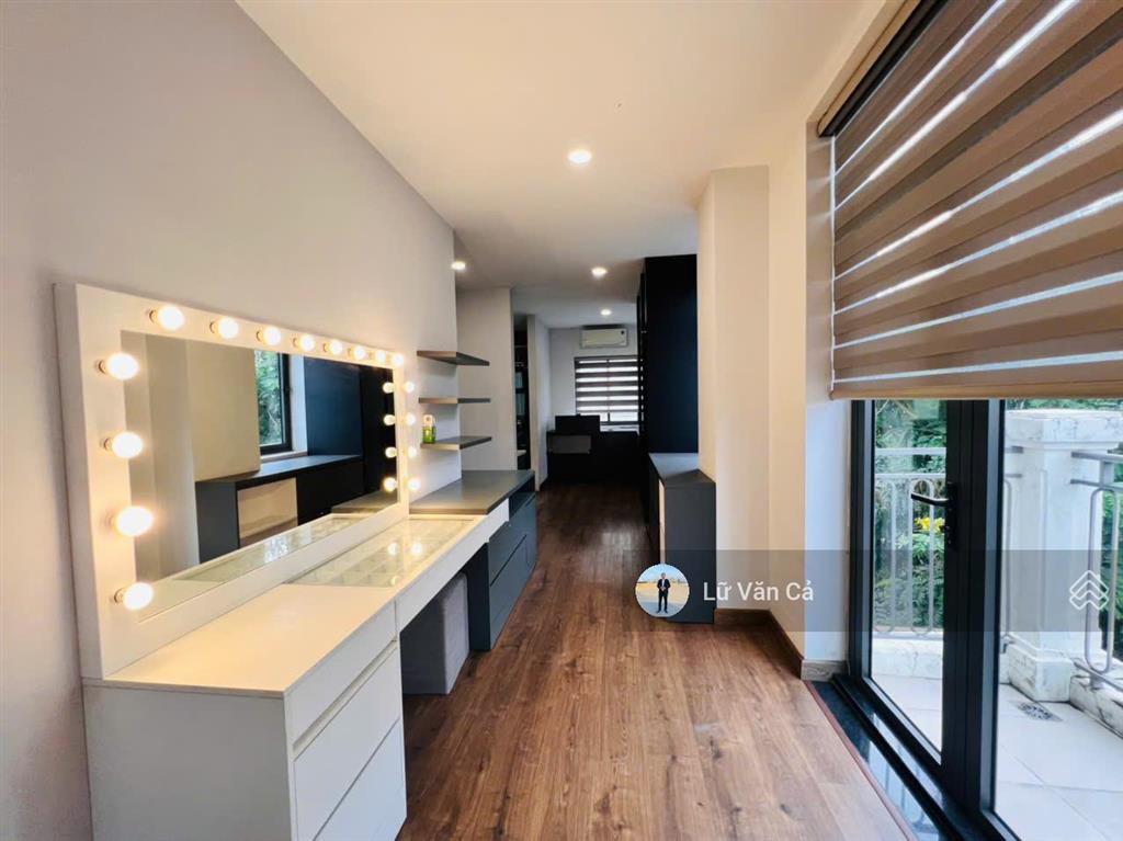 Cho thuê căn góc shophouse sân vườn lakeview city dt 140m2 5 tầng nhà thiết kế thang máy giá 35tr