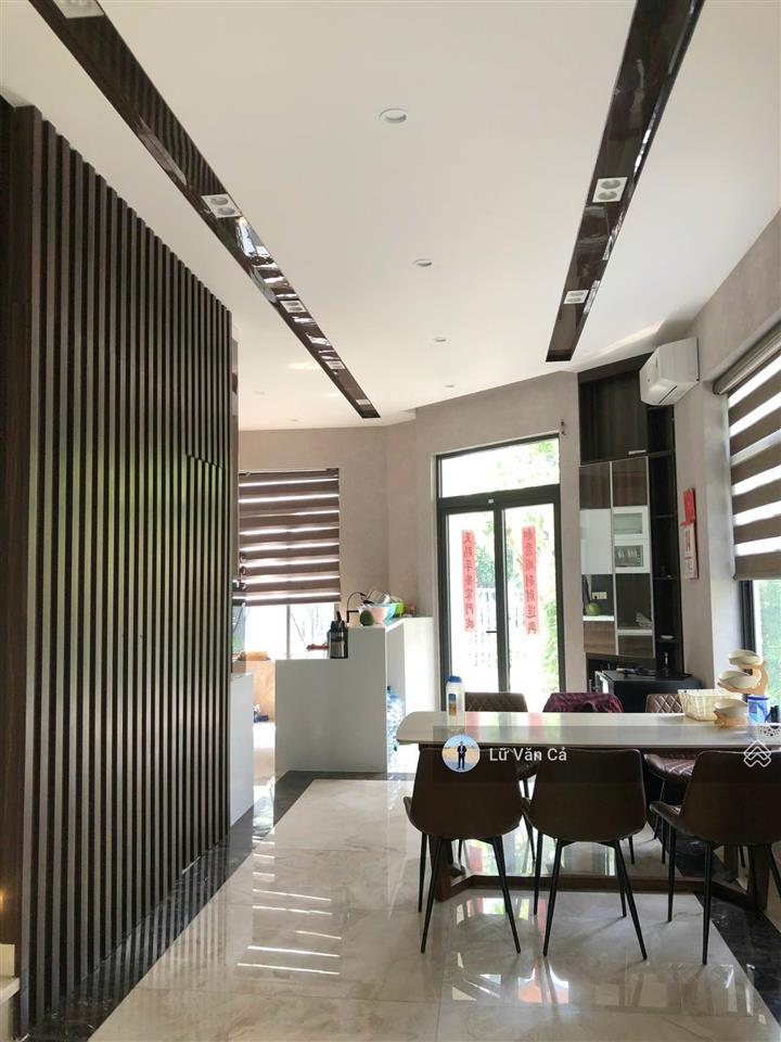 Lakeview city căn góc sân vườn 2 mặt tiền full nội thất đầy đủ, dt 160m, 5 phòng ngủ,giá thuê 40 tr