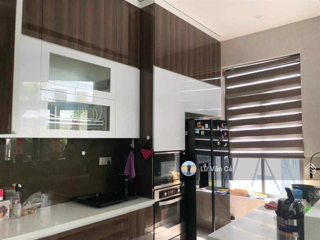 Lakeview city căn góc sân vườn 2 mặt tiền full nội thất đầy đủ, dt 160m, 5 phòng ngủ,giá thuê 40 tr