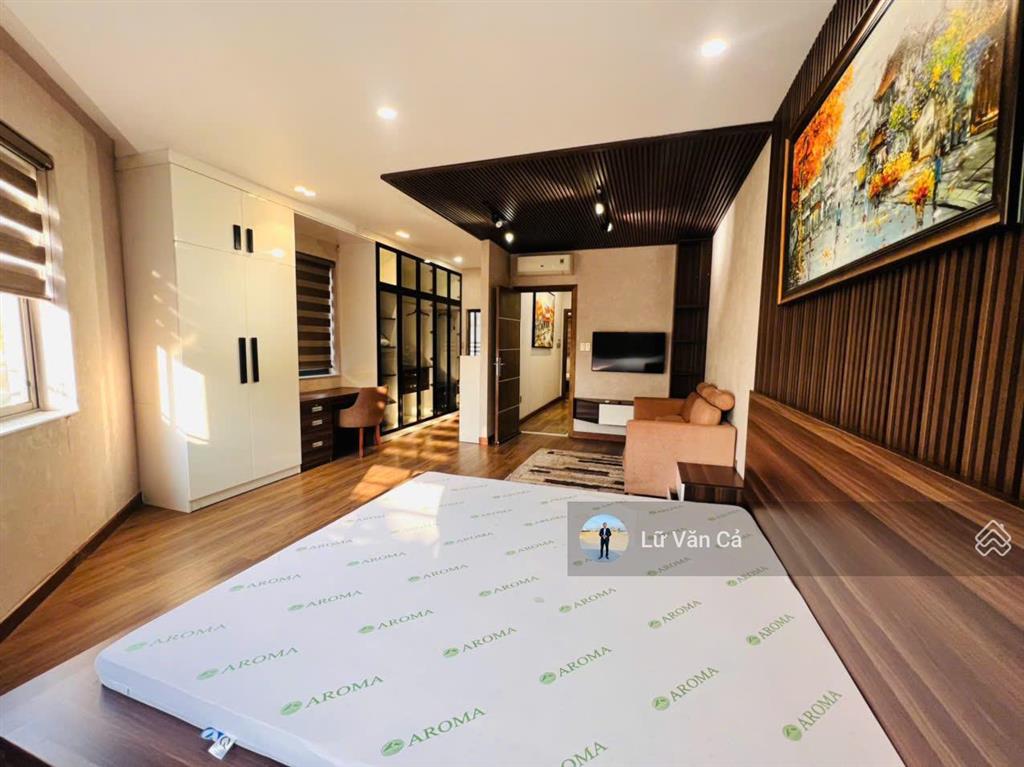 Lakeview city căn góc sân vườn 2 mặt tiền full nội thất đầy đủ, dt 160m, 5 phòng ngủ,giá thuê 40 tr