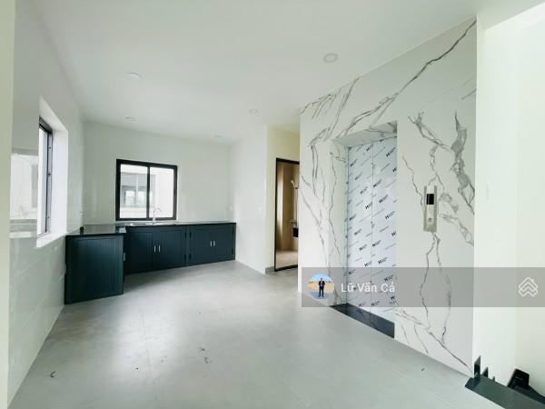 Shophouse lakeview city dt 5x20m 1 trệt 1 lửng 3 lầu hoàn thiện cơ bản có thang máy giá thuê 38tr