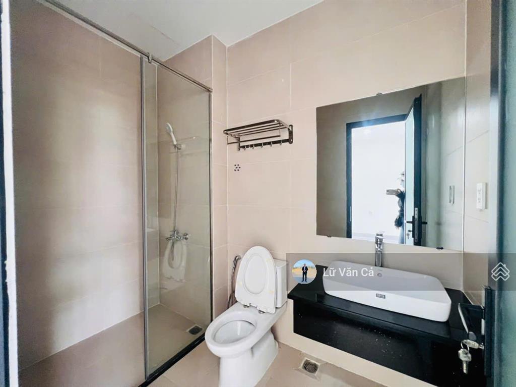 Shophouse lakeview city dt 5x20m 1 trệt 1 lửng 3 lầu hoàn thiện cơ bản có thang máy giá thuê 38tr