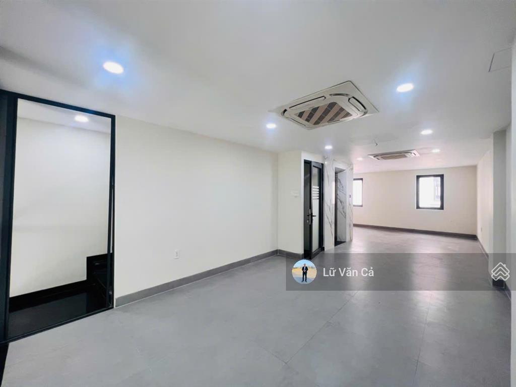 Shophouse lakeview city dt 5x20m 1 trệt 1 lửng 3 lầu hoàn thiện cơ bản có thang máy giá thuê 38tr