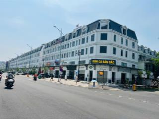 Kẹt tiền chính chủ cần bán gấp căn góc sân vườn lakeview city dt 5x20m nội thất giá bán thoả thuận