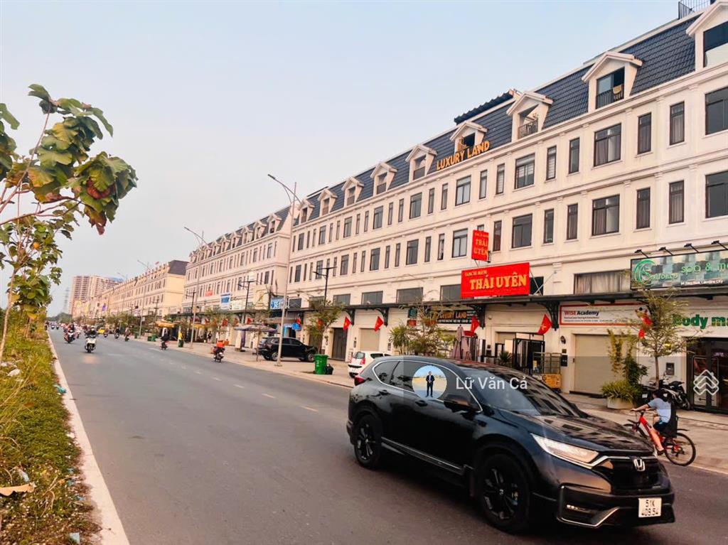 Kẹt tiền chính chủ cần bán gấp căn góc sân vườn lakeview city dt 5x20m nội thất giá bán thoả thuận