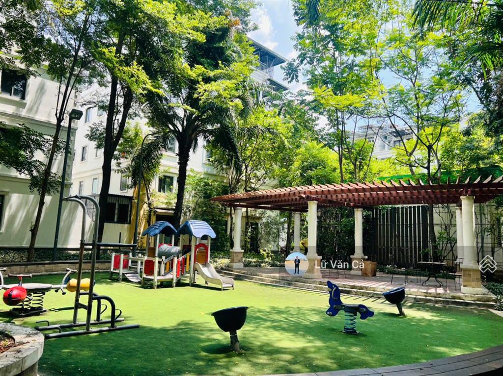 Kẹt tiền chính chủ cần bán gấp căn góc sân vườn lakeview city dt 5x20m nội thất giá bán thoả thuận