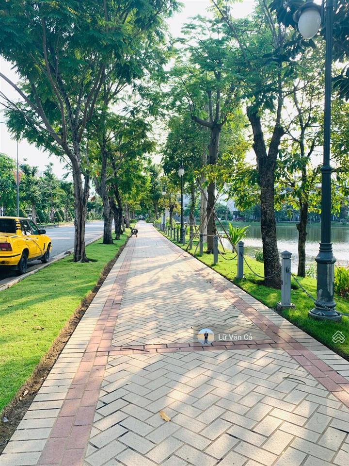 Kẹt tiền bán gấp nhanh căn nhà phố lakeview city giá chỉ 18,8 tỷ hđmb, mẫu nhà ban công dt 100m2