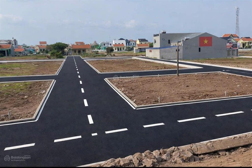 Không quản lý được nên cần bán lô đất 100m2 gần bãi tắm thịnh long và nhà thở đổ