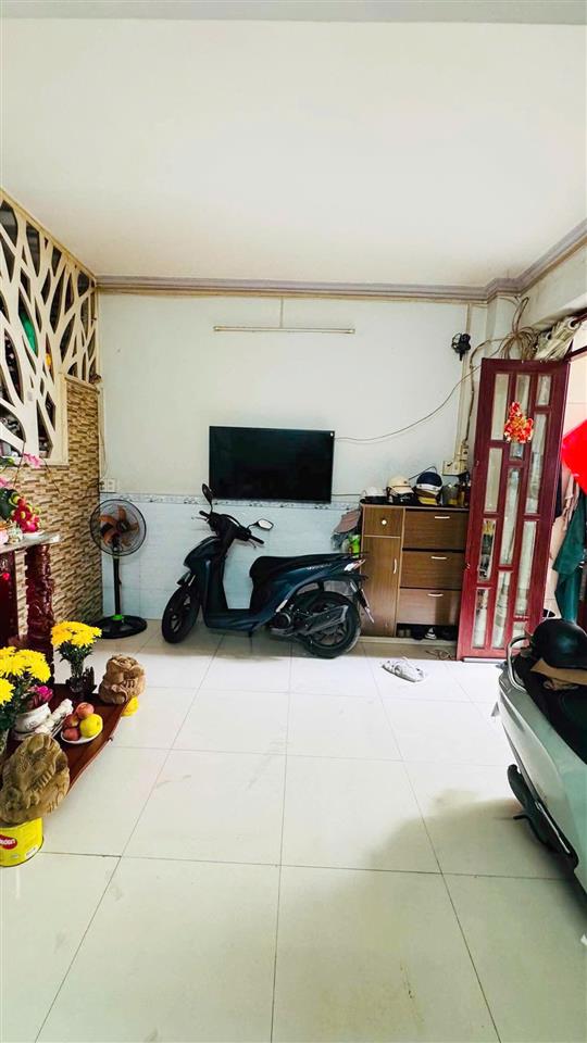 Bán Nhà 1/ Kế Chợ Vải Phú Thọ Hoà 55m2 Ngang 8M Chỉ 4.5 Tỷ TL