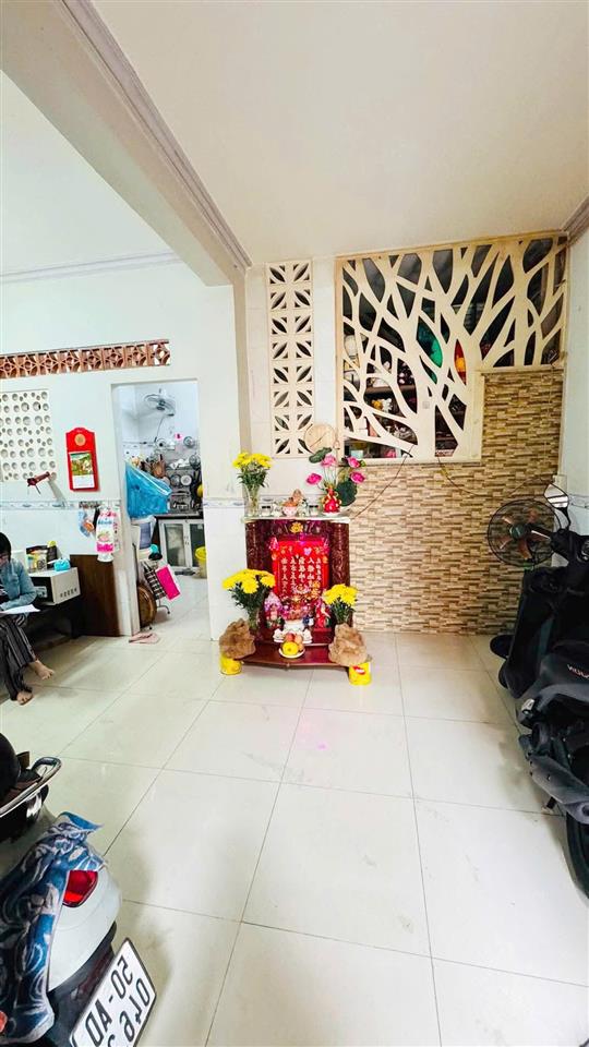 Bán Nhà 1/ Kế Chợ Vải Phú Thọ Hoà 55m2 Ngang 8M Chỉ 4.5 Tỷ TL