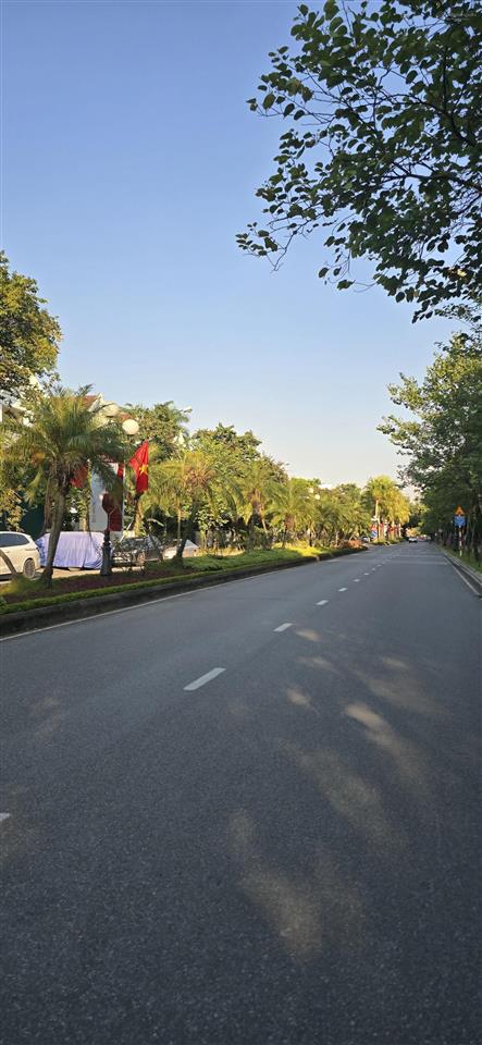 Bán biệt thự ciputra, 230m2, 3 tầng, mặt tiền 10m, bán 400m2/m2. có tl