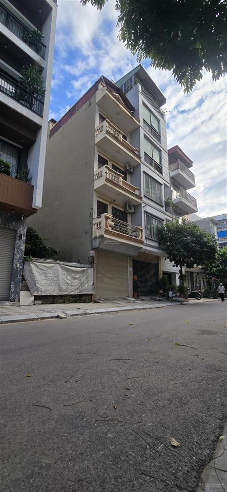 Mặt phố, bùi trang chước, phú thượng, đất 95m2, vỉa hè, kd, hai thoáng trước sau, hơn 200t/m2