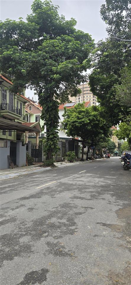Mặt phố, bùi trang chước, phú thượng, đất 95m2, vỉa hè, kd, hai thoáng trước sau, hơn 200t/m2