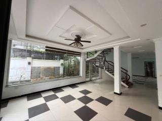 Mặt phố lạc long quân gần hồ tây 138m2, 5 tầng, dòng tiền gần giá 800tr/m2