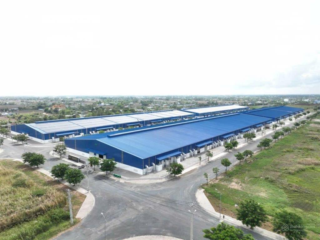 Cho thuê 2.400m2 kho nhà xưởng, văn phòng làm việc, tại đà nẵng