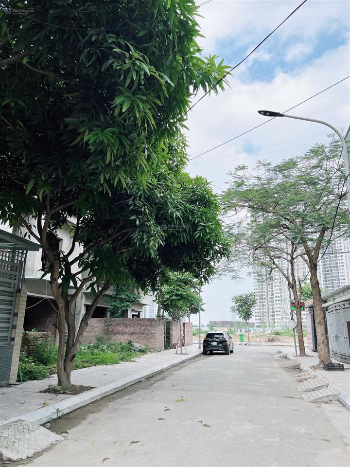 Cần bán một căn liền kề bảo sơn giá chỉ 24 tỷ, giá tốt nhất dự án.