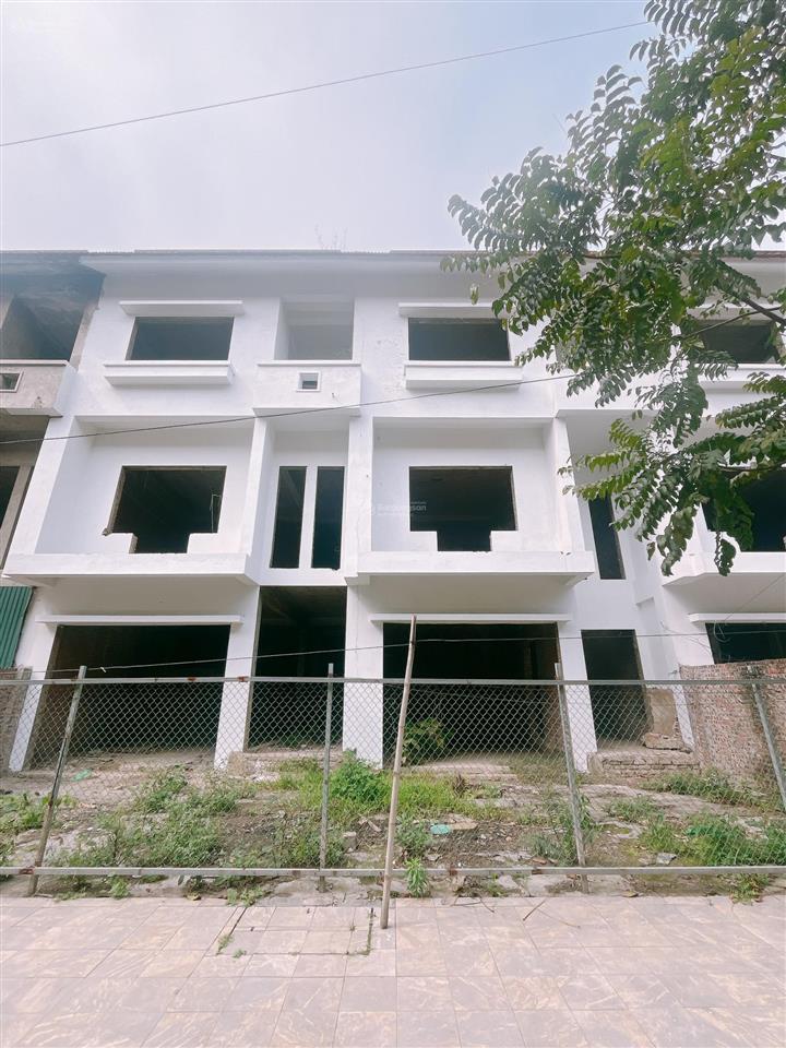 Cần bán một căn liền kề bảo sơn giá chỉ 24 tỷ, giá tốt nhất dự án.