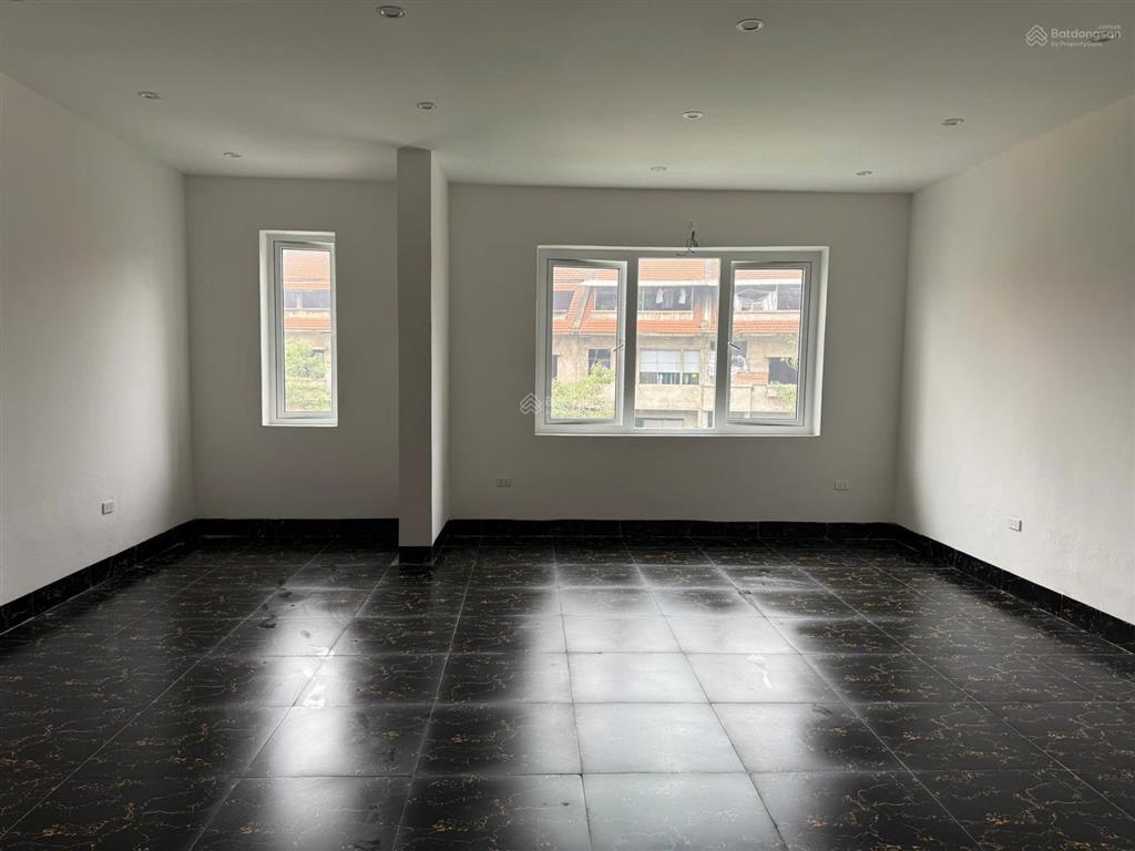 Chủ giảm sâu, cần bán một căn liền kề bảo sơn giá chỉ 21.5 tỷ, giá tốt dự án. đã hoàn thiện