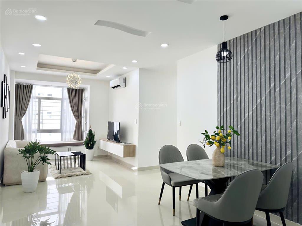 Bán cc sky garden 3, giá 6,2 tỷ, căn góc 74m2, 3pn, 2wc, hướng tây, bắc, đang cho thuê ổn định