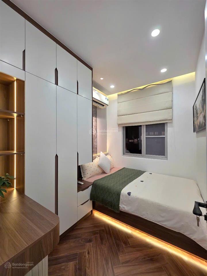 Bán căn hộ chung cư sky garden ii, giá ưu đãi 7,65 tỷ, 91 m2, 3pn, 2wc, full nội thất, view hồ bơi
