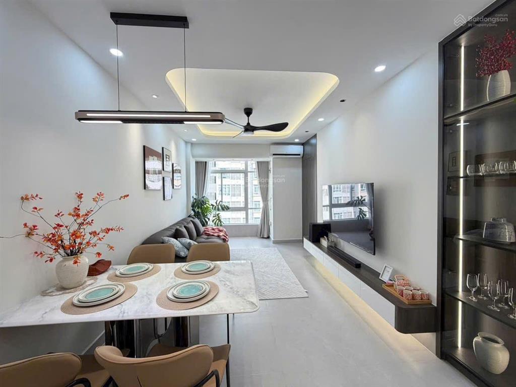 Bán căn hộ chung cư sky garden 3, giá tốt 6,25 tỷ, 69m2, đầy đủ tiện ích ở tân phong, q7, tp.hcm