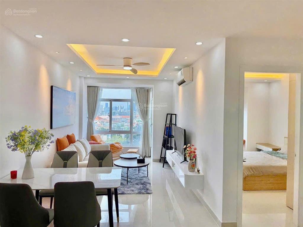 Bán căn hộ chung cư tại sky garden 3, view sông, chỉ 4,9 tỷ, 56 m2, 2pn, 1wc, đang cho thuê ổn định