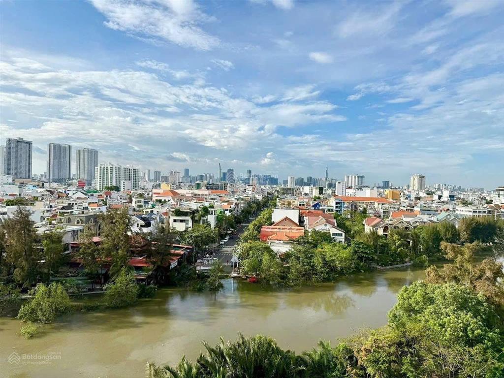 Bán căn hộ chung cư tại sky garden 3, view sông, chỉ 4,9 tỷ, 56 m2, 2pn, 1wc, đang cho thuê ổn định