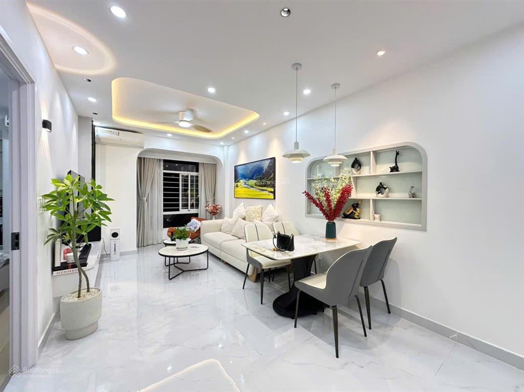 Cho thuê căn hộ 2pn, 2wc tại sky garden 3, giá ưu đãi 25 triệu, 68m2, view hồ bơi thoáng mát
