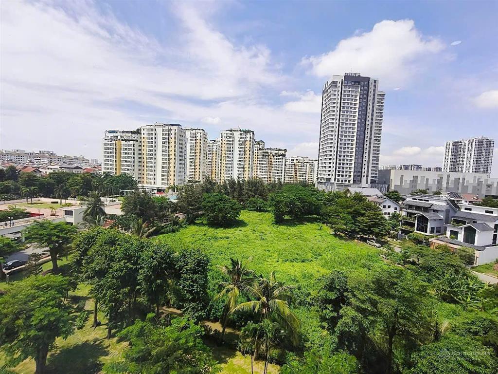 Cho thuê căn hộ 2pn, 2wc tại sky garden 3, giá ưu đãi 25 triệu, 68m2, view hồ bơi thoáng mát