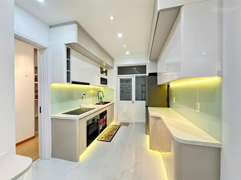 Cho thuê căn hộ 2pn, 2wc tại sky garden 3, giá ưu đãi 25 triệu, 68m2, view hồ bơi thoáng mát