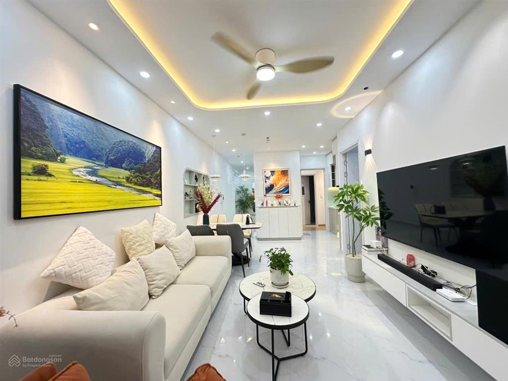 Cho thuê căn hộ 2pn, 2wc tại sky garden 3, giá ưu đãi 25 triệu, 68m2, view hồ bơi thoáng mát
