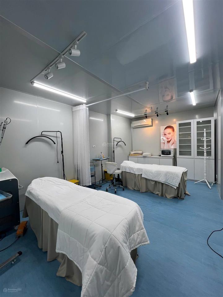 Cho thuê nhà 6 tầng ven hồ công viên thống nhất nguyễn đình chiểu ô tô, thang máy. phù hợp làm spa