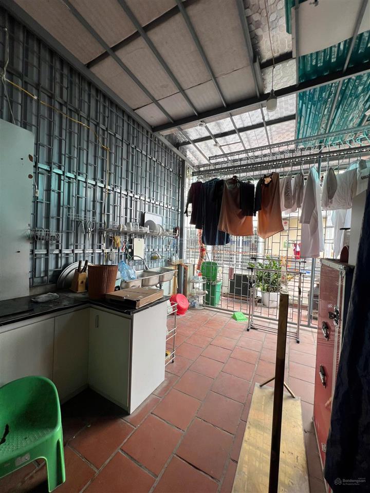 Cho thuê nhà 6 tầng ven hồ công viên thống nhất nguyễn đình chiểu ô tô, thang máy. phù hợp làm spa
