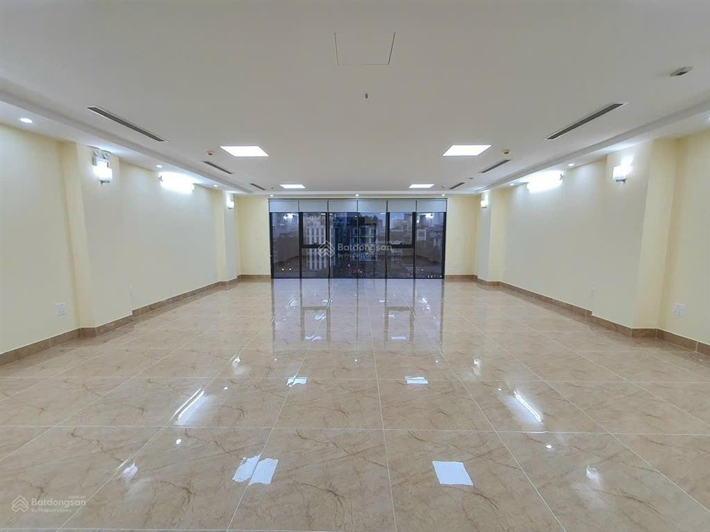 Cho thuê nhà mặt phố phúc diễn, bắc từ liêm 200 mét 2 tầng + 1 hầm thang máy mới đẹp