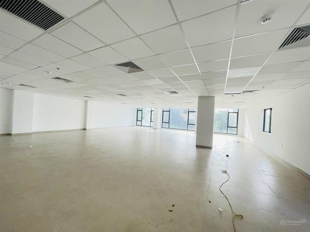 Cho thuê nhà ngay cầu diễn, bắc từ liêm, 200m2, 6 tầng + 1 hầm 80 triệu/tháng