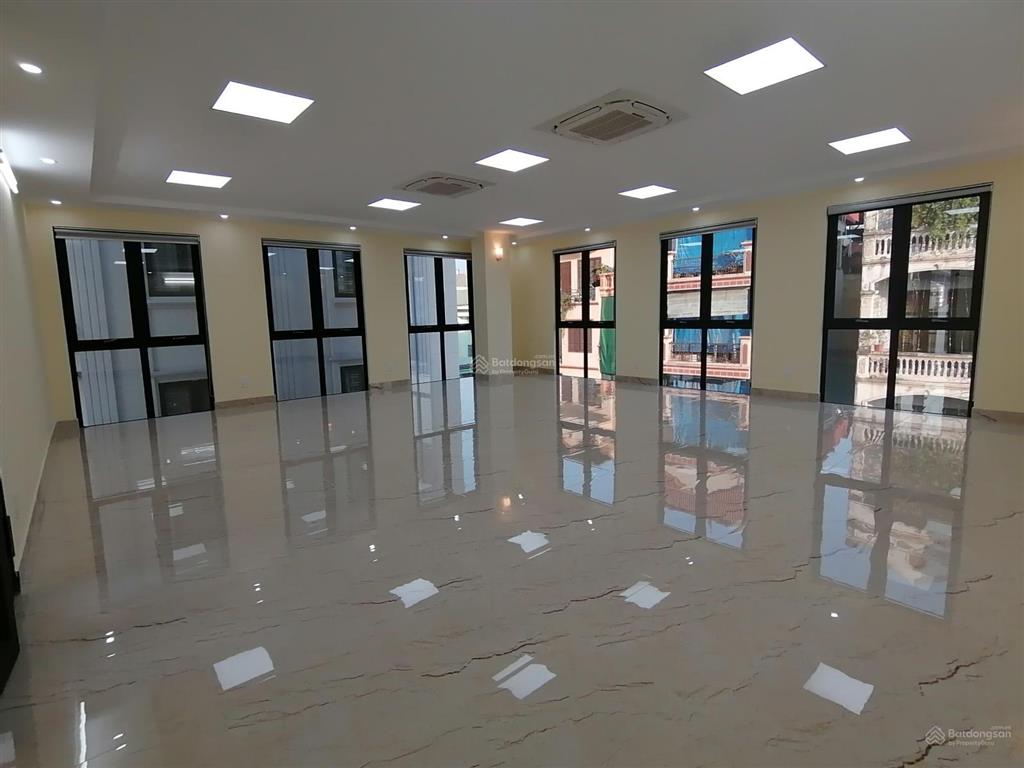 Cho thuê tòa nhà mặt phố mễ trì hạ đối diện keangnam 140 mét 5 tầng thông sàn, thang máy