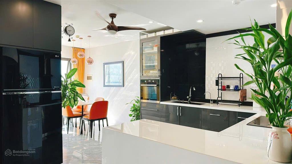 Bán căn hộ gold coast, đã có sổ, view trực diện biển (3 phòng ngủ), giá 19 tỷ