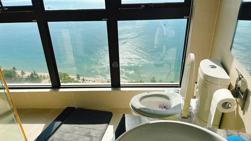 Bán căn hộ gold coast, đã có sổ, view trực diện biển (3 phòng ngủ), giá 19 tỷ