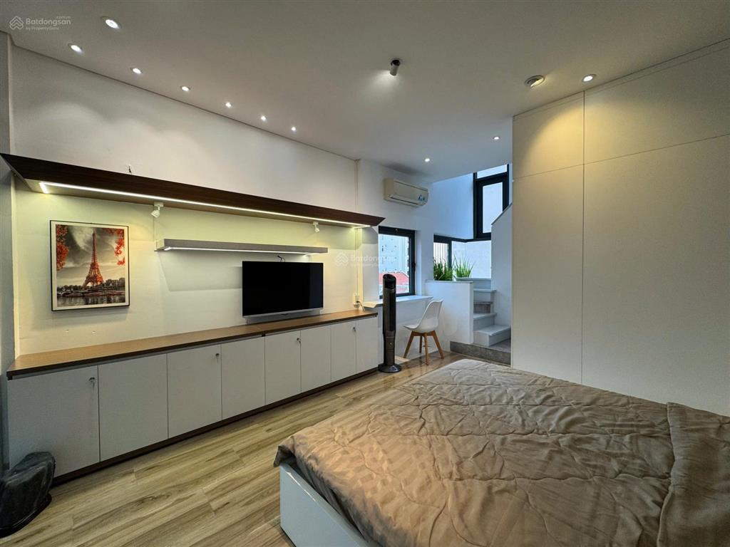 Cho thuê căn hộ penthouse trung tâm nha trang, cạnh vincom lê thánh tôn, cách biển 300m