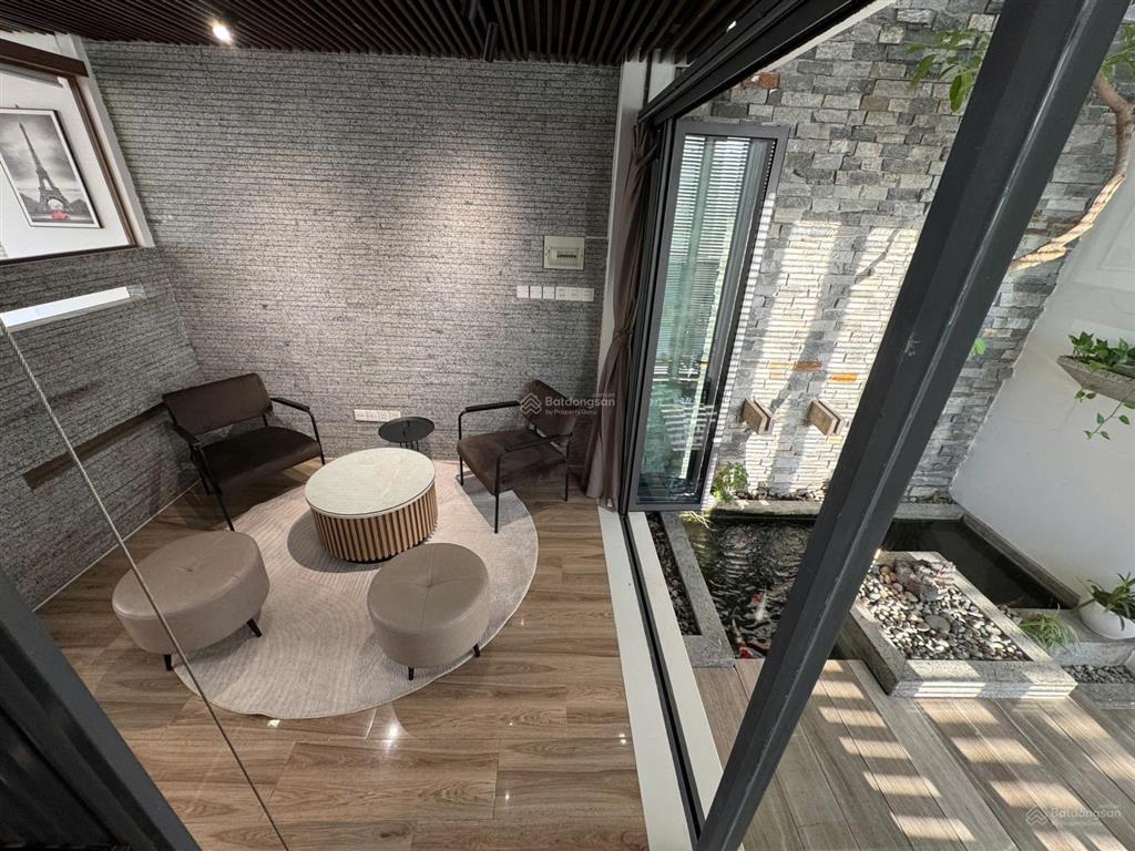 Cho thuê căn hộ penthouse trung tâm nha trang, cạnh vincom lê thánh tôn, cách biển 300m