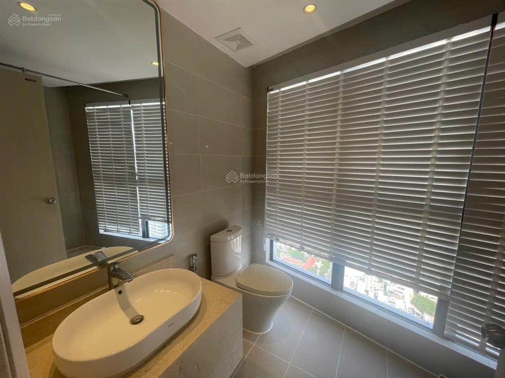 Bán căn hộ 2 phòng ngủ gold coast. tòa nam, tầng 38, giá 8 tỷ 350, sổ sở hữu lâu dài