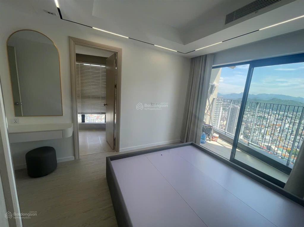 Bán căn hộ 2 phòng ngủ gold coast. tòa nam, tầng 38, giá 8 tỷ 350, sổ sở hữu lâu dài