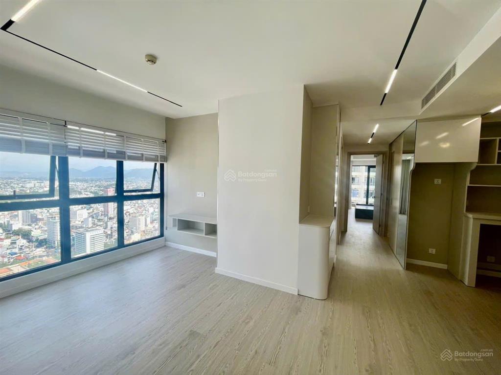 Bán căn hộ 2 phòng ngủ gold coast. tòa nam, tầng 38, giá 8 tỷ 350, sổ sở hữu lâu dài