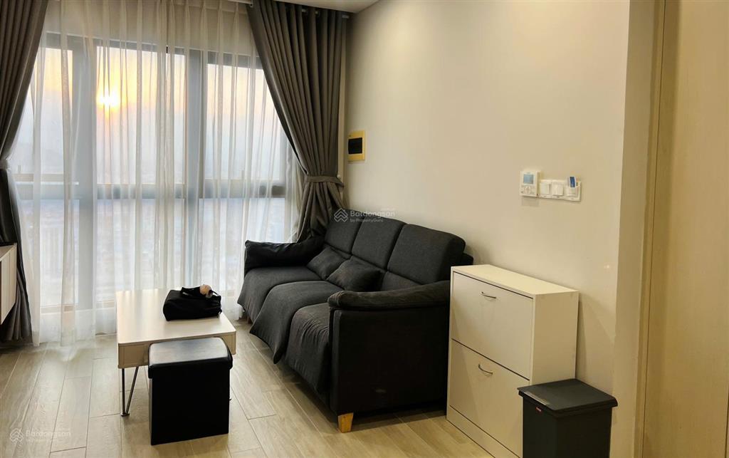 Lvcc cho thuê căn hộ 2 phòng ngủ, giá 23 triệu/tháng, view xéo biển gold coast nha trang.