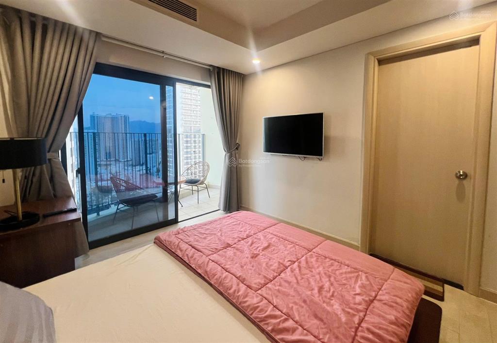 Lvcc cho thuê căn hộ 2 phòng ngủ, giá 23 triệu/tháng, view xéo biển gold coast nha trang.