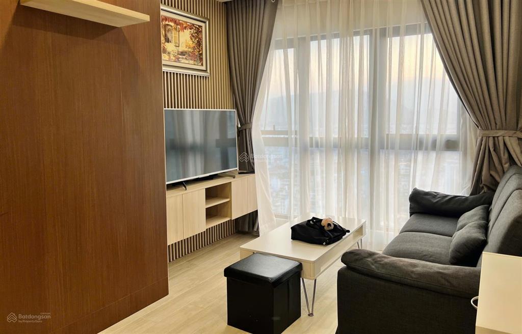 Lvcc cho thuê căn hộ 2 phòng ngủ, giá 23 triệu/tháng, view xéo biển gold coast nha trang.