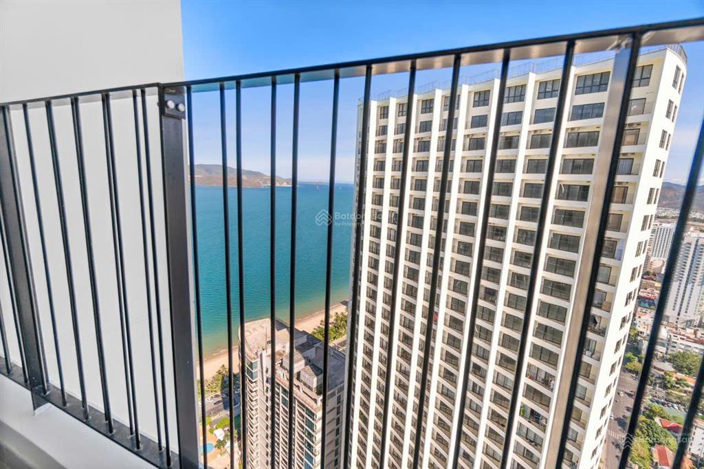 Bán căn hộ 2 phòng ngủ gold coast, tầng cao sổ hồng riêng giá 8,1 tỷ