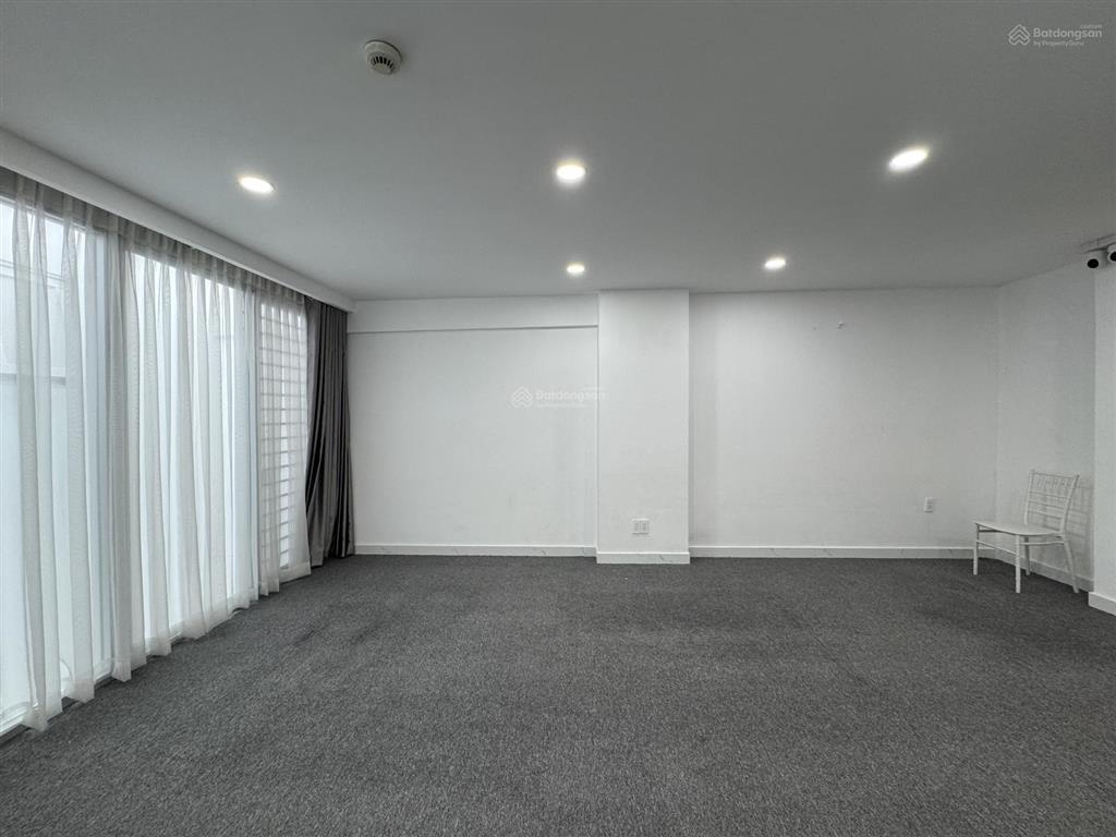 Cho thuê văn phòng 120m2, full nội thất scenic valley 2, pmh quận 7, 30tr/tháng.  0836 646 ***